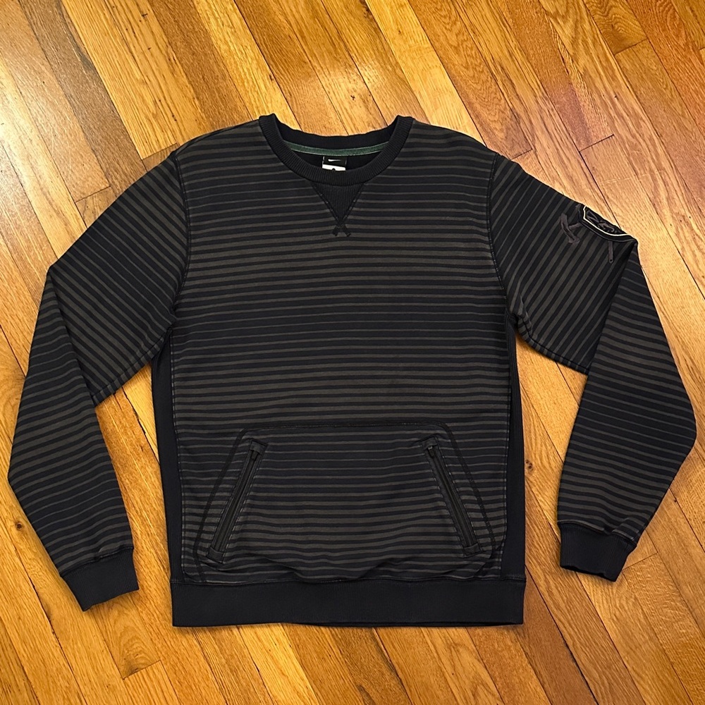 Nike Witness LeBron James Striped Black and Gray Men's Crewneck Sweater Large